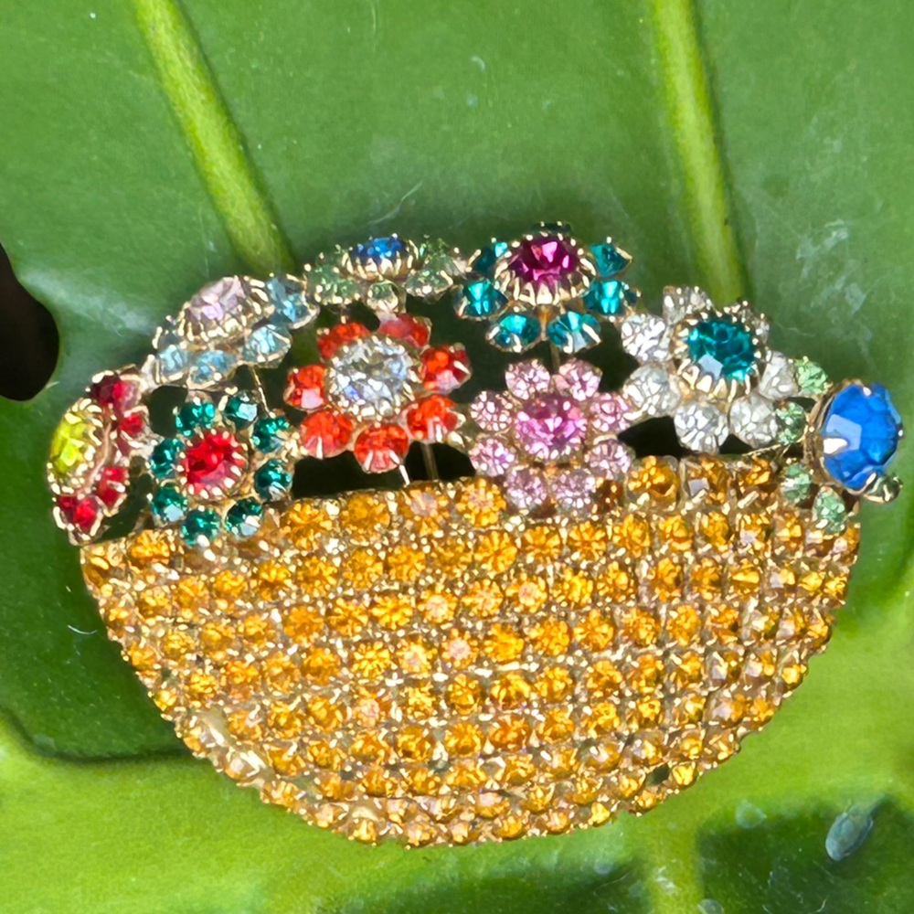 Vintage Dorothy Bauer bouquet colorful prong-set rhinestones Floral Basket pin